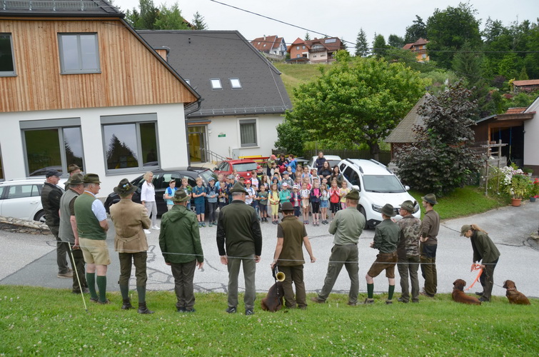 Jagd  Waldprojekttag Der VS Koglhof 001