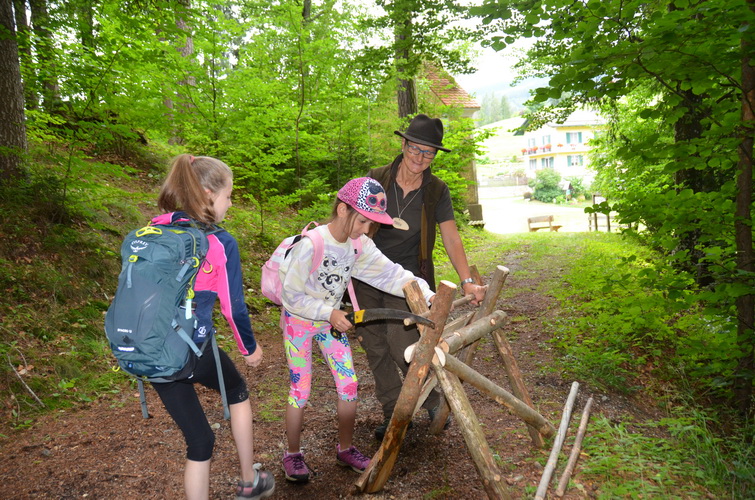 Jagd  Waldprojekttag Der VS Koglhof 004